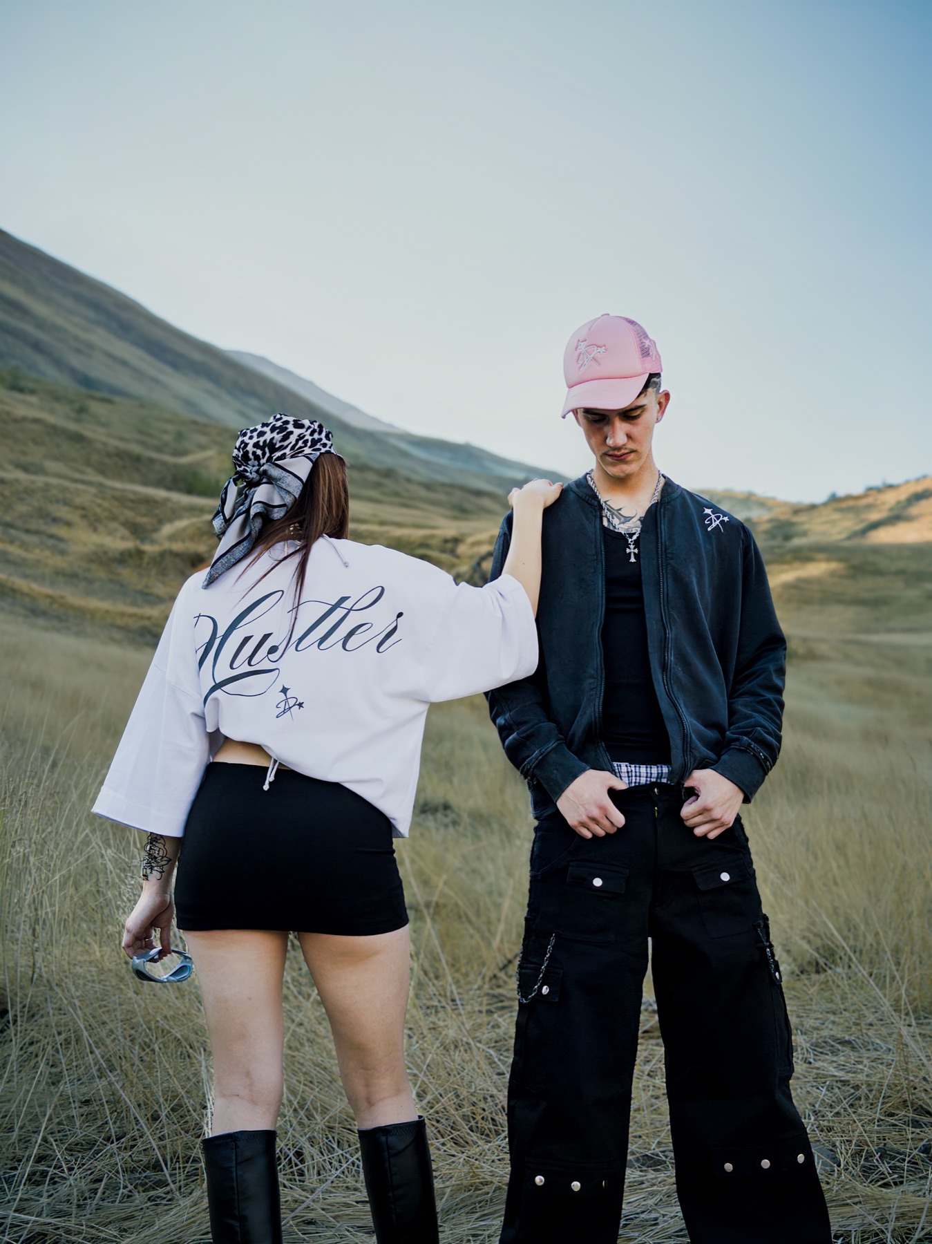 Polera Hustler Blanca detalle